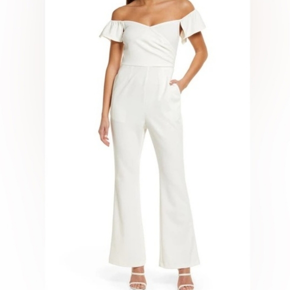 NWT Chelsea28 Jumpsuit Ivory Cloud White Off Shoulder Sweetheart Neck Jumper - Picture 1 of 9
